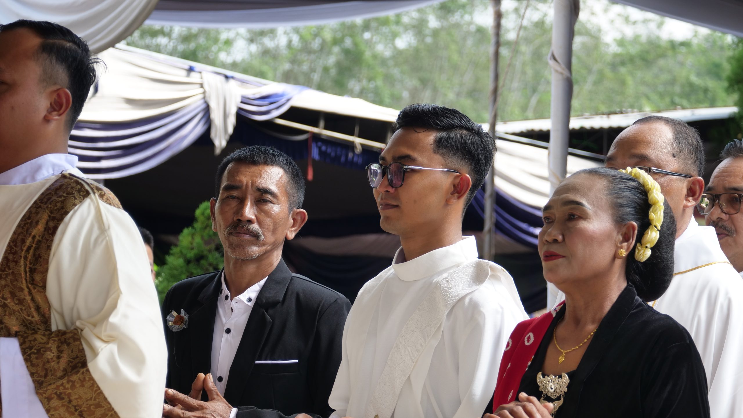 Romo Dedy didampingi Ayahnya 